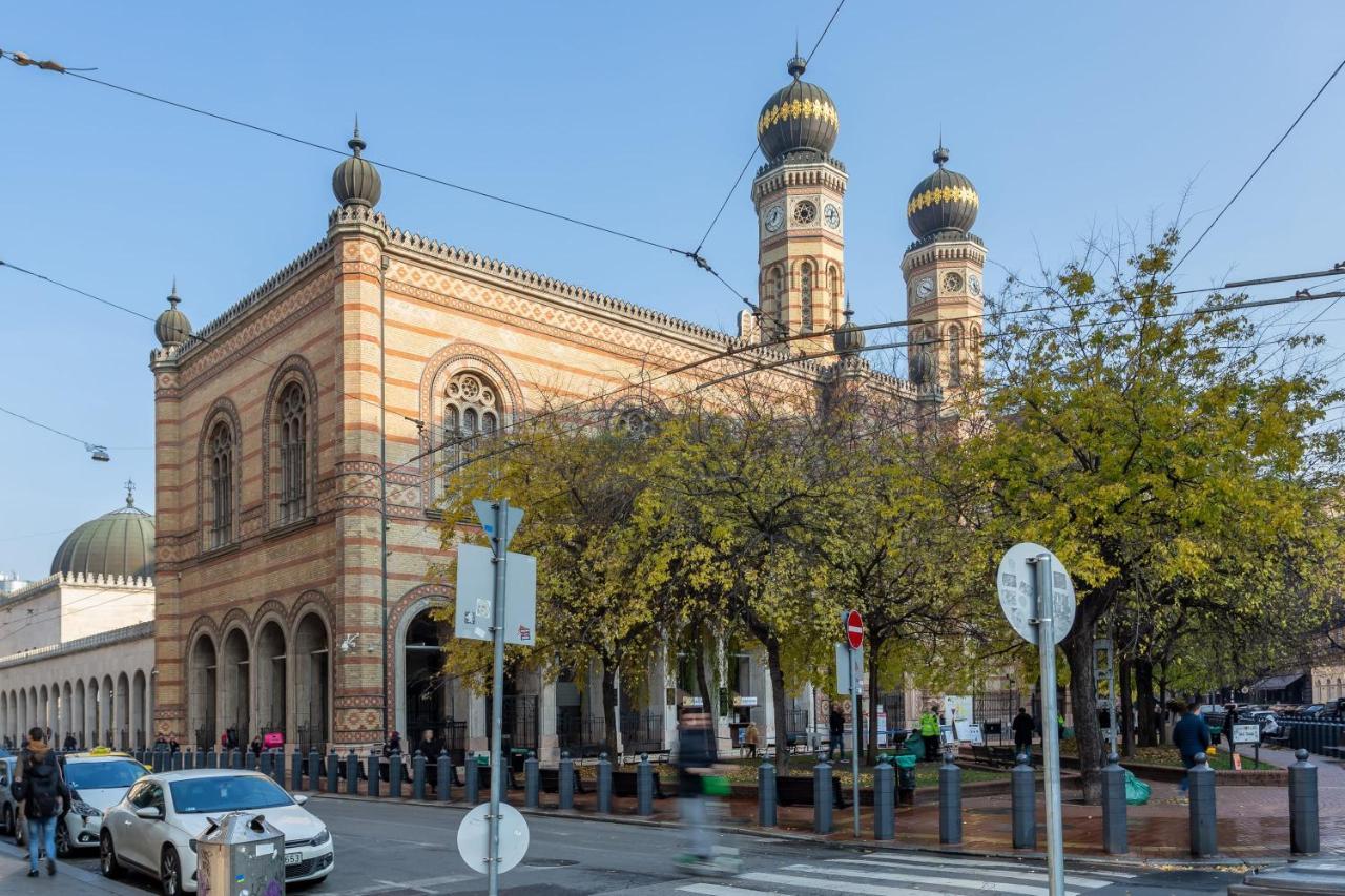 Super Central Super Small Budapest Bagian luar foto