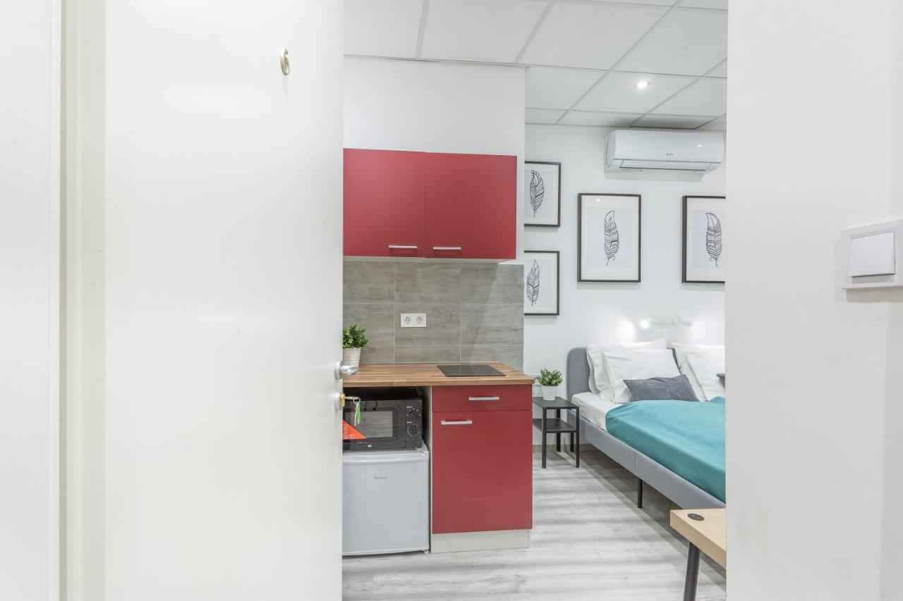 Super Central Super Small Budapest Bagian luar foto